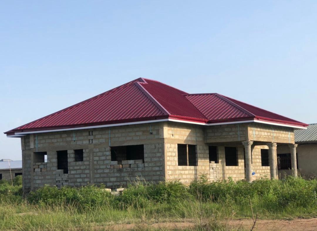 Aluzinc self-lock roofing with gutter installation